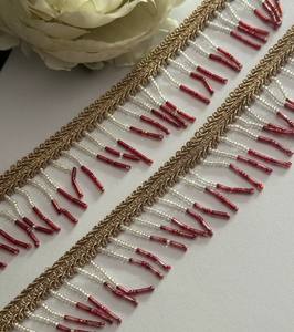 พู่ตกแต่งสีแดงขาวแบบยาว สำหรับผ้าคลุมไหล่และเสื้อ  งานตกแต่งเสื้อผ้า  งานฝีมือเย็บปักถักร้อย  ริบบิ้น - Product Image 1