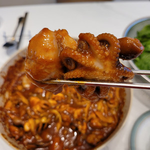 ปลาหมึกผัดเผ็ดเกาหลี jjukkumi bokkeum 600กรัมอาหารแช่แข็ง80% ปลาหมึกยักษ์จริงได้รับการรับรอง K-Food - Product Image 2