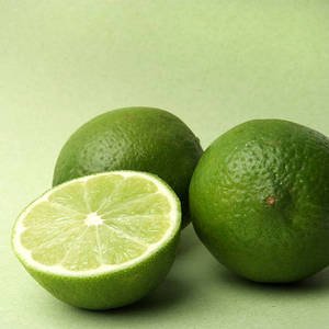 Limón Verde Fresco Sin Semillas, Sabor Ácido Natural, Calidad Premium, Proveedor Vietnamita VIOT, B2B, 6cm, 0.1kg - Product Image 1