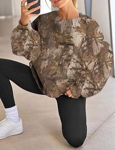 Sweat-shirt camouflage pour femmes, imprimé graphique surdimensionné, feuille d'érable, col rond, manches longues, tendance Y2k, pull d'automne - Product Image 1