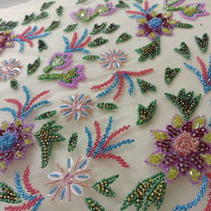 Tissu lourd brodé et perlé à la main, tricoté en maille filet pour accessoires - Product Image 1