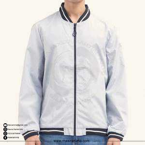 Chaqueta Cortavientos al por Mayor, Chaqueta de Moda Urbana con Cremallera de Latón Personalizada de Alta Calidad, Logotipo Impreso, Temporada de Invierno, Diseño Geométrico Sólido - Product Image 4