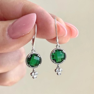 Pendientes Redondos de Cuarzo Esmeralda Verde Cazador, Estilo Casual con Gotas Delicadas de Tono Profundo, Plata de Ley 925, Piedra de Nacimiento de Mayo, Profundidad - Product Image 1