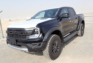Neuf/Occasion 2024 F O R D RANGER RAPTOR Noir 5.0-6L V8 Turbo Essence AUTOMATIQUE Phares LED Sièges en Cuir Foncé Pneus R17 Euro VI - Product Image 4