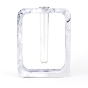 Jarrón Minimalista Rectangular de Vidrio con Base de Mármol para Arreglos Florales Hechos a Mano - Product Image 5