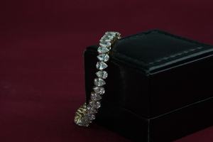 สร้อยข้อมือเพชรมออิสซาไนท์ลูกแพร์เพชรแบบปรับแต่งได้ VS1โรสโกลด์สีทองน้ำหนักเบา B2B ราคาถูก - Product Image 3