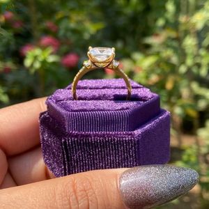 Anillo de boda de corte princesa de 2 quilates, conjunto de pavé único de moissanita, anillo de compromiso de oro amarillo sólido de 18 quilates, anillo de regalo personalizado - Product Image 5