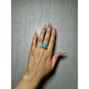 Anillo Navajo Hecho a Mano con Turquesa Kingman y Plata de Ley, Joyería Cultural Coleccionable, Talla 8.75 - Product Image 4