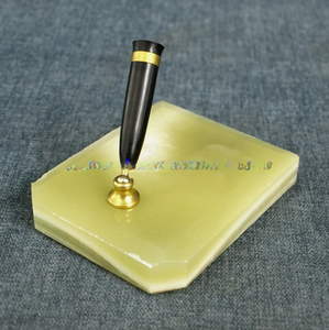 Porte-stylo en onyx vert et laiton, organisateur de bureau de luxe, accessoire de bureau en pierre fait main, cadeau élégant pour la décoration de la maison et du bureau, style moderne - Product Image 3