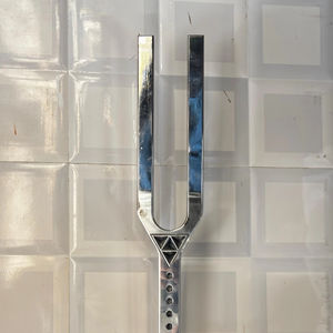 Diapasones Gigantes para Terapia de Sonido, Frecuencias, Suministros de Laboratorio - Product Image 1