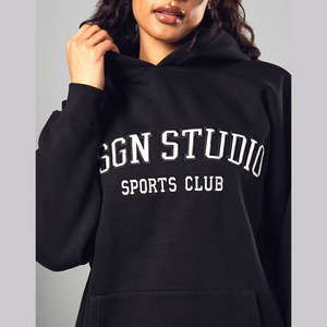Sudadera con capucha de gran tamaño para mujer Sudadera estampada con bolsillo de canguro de ajuste holgado y diseño de moda para la moda callejera - Product Image 6