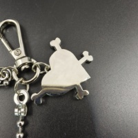 Vente en gros d'usine, porte-clés personnalisé en alliage, plaqué argent brillant, pentagramme foncé |   Club Punk, Événement Gothique & Souvenir Cadeau Alternatif