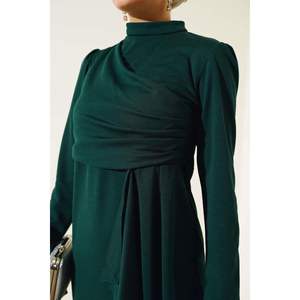 Robe plissée devant émeraude - Product Image 3