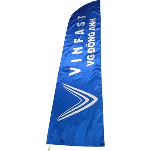 Drapeau en forme de plume Hoiana Resort Vinfast, bleu satiné, polyester, impression numérique, durable, mât en aluminium, bannière promotionnelle - Product Image 1