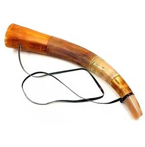 Corne à souffler viking artisanale en corne de vache et de bœuf naturelle, design simple de trompette avec motifs nordiques en agate - Product Image 1