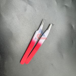 Pince à épiler de haute qualité pour cils rouge avec poignée de confort enduite de poudre blanche Pince à épiler à 90 degrés en acier durable - Product Image 4
