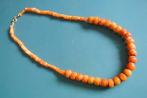 สร้อยคอลูกปัดเรซินออกแบบใหม่สำหรับผู้หญิงเครื่องประดับของขวัญที่มีสไตล์ - Product Image 3