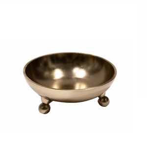 Top décoratif avec des motifs fabriqués à la main dans un bol de service de forme arrondie de haute qualité pour la maison et les ustensiles de cuisine - Product Image 1