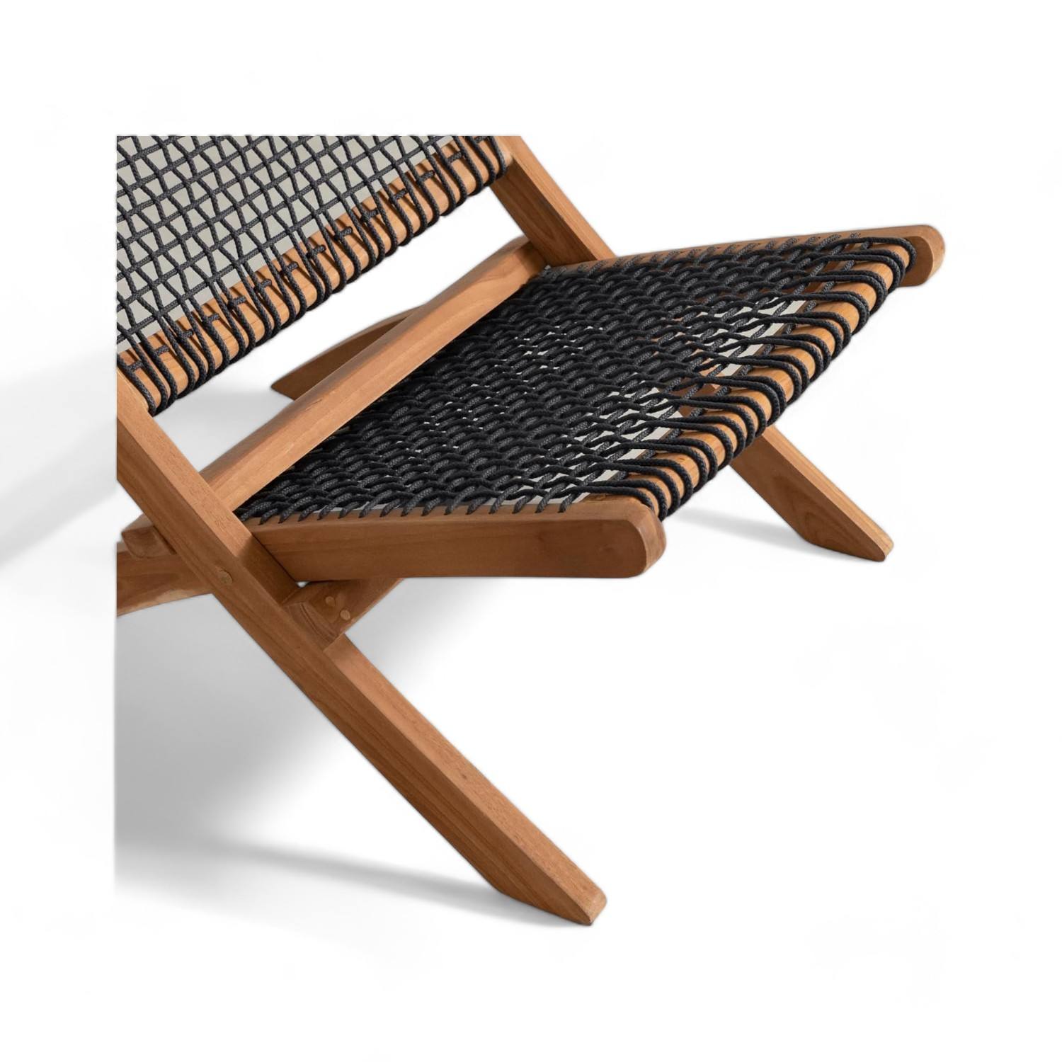 ไม้สักที่ยังไม่เสร็จและเชือกที่กำหนดเอง