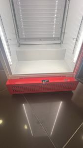 Refrigerador de exhibición de bebidas de una sola Puerta de vidrio vertical comercial de 403 L Refrigerador de refrigeración por aire certificado CE con 6 estantes - Product Image 4