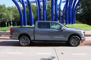 2022 F-l 5 0 Iightnlng Iarlat Pickup AWD Double Lithium R18 Leather Seats Rear <b>Camera</b> <b>Panoramic</b> Sunroof 110kWh Battery - Product Image 5