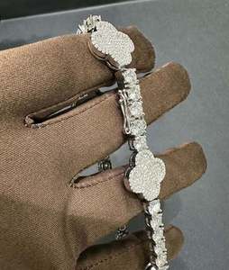 Bracelet à breloques fleur, Bracelet fleur délicat en moissanite, Bracelet délicat pour tous les jours, Bracelet en or blanc 14 carats - Product Image 3