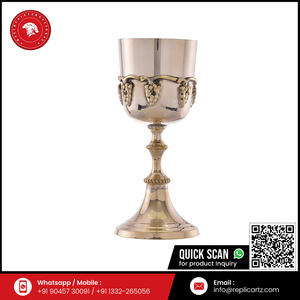 Cáliz Real Hecho a Mano de Latón Macizo de Primera Calidad con Diseño Grabado |   Regalo Decorativo de Estilo Gótico Medieval Vintage - Product Image 6