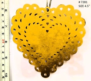 Ornement de Noël en métal en forme de cœur de 4 pouces, accessoire décoratif festif pour les décorations de vacances par Kalavastu - Product Image 2