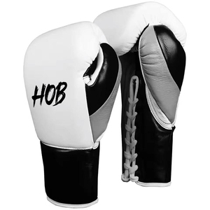 Guantes de Boxeo Negros y Blancos Hechos a Medida, Diseño Nuevo, Guantes de Boxeo con Logotipo Personalizado Impreso, Cuero Sintético - Product Image 3