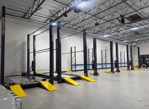 Elevador Hidráulico de Dos Postes para Autos, de Doble Cilindro, Seguro y de Alta Calidad, 4 Toneladas, Certificado CE, con Altura de Elevación de 1850 mm, a Precio Económico - Product Image 3