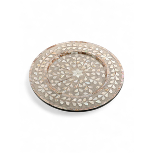 Assiette de présentation de luxe en nacre naturelle et cœur de bambou pour une décoration de table écologique - Product Image 1