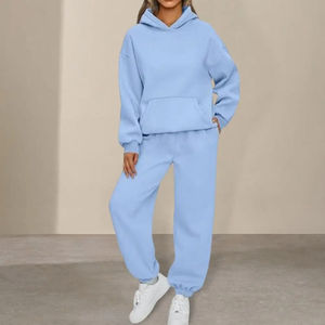 Chándales personalizados de alta calidad para mujer, chándal con capucha y pantalones para correr, conjunto para mujer para todas las estaciones - Product Image 2