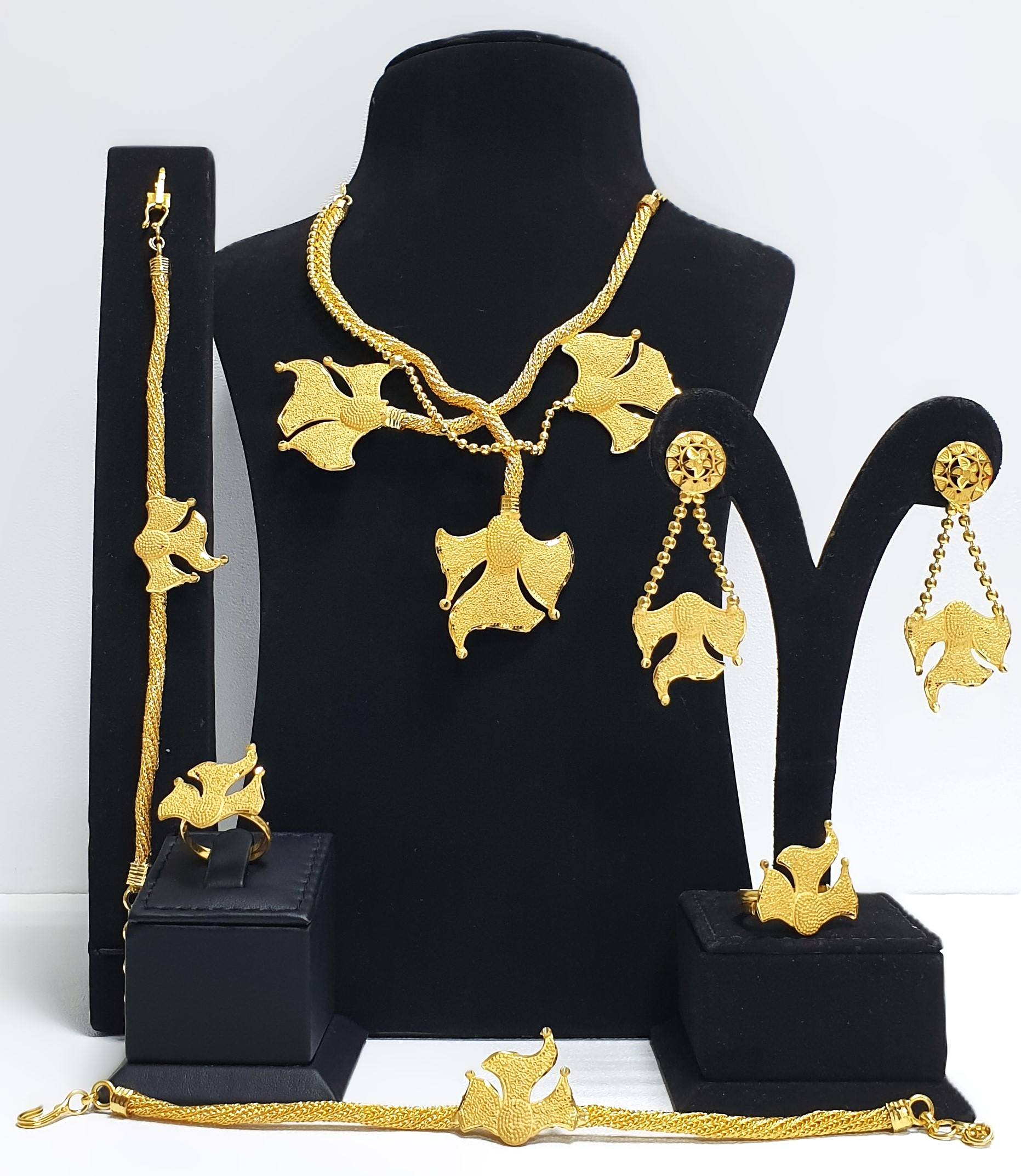 สีเหลือง