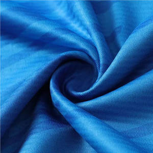 Dernier modèle Vente en gros Quantité en vrac Ensemble d'uniformes de football Nouvel arrivage Football Formation Logo personnalisé Uniforme de football - Product Image 4