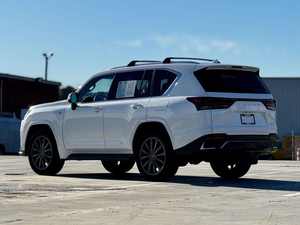 SUV d'occasion 2024 V6 3,5 litres atmosphérique, importation européenne, conduite à gauche, norme Euro V, transmission automatique, sièges en cuir - Product Image 6