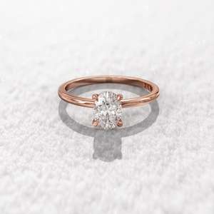 แหวนมอสซาไนต์ทรงรีแบบโซลิแทร์แท้ เงินแท้ 925 ชุบทองคำสีกุหลาบ สำหรับผู้หญิง งานแต่งงาน ของขวัญสำหรับคนรัก - Product Image 1