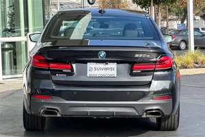 BMW Série 5 530e hybride rechargeable à propulsion arrière 2023 - Product Image 6