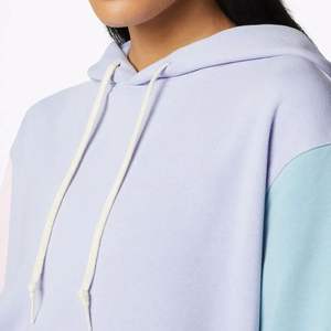 Sudadera con capucha y pantalones cortos de algodón de alta calidad, personalizados, transpirables, gruesos, blancos, con estampado en relieve, para mujer. - Product Image 3