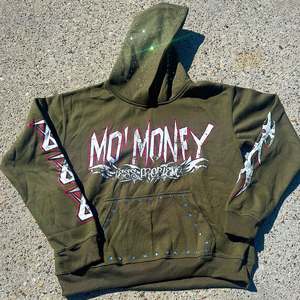 เสื้อฮู้ดดี้ทรงบ็อกซี่สำหรับฤดูหนาว ผ้าฟลีซเนื้อหนัก 100% ผ้าฝ้ายคุณภาพสูง ซักแบบสโตนวอช ตกแต่งด้วยคริสตัล  รับผลิตตามสั่งขายส่ง บริการ OEM - Product Image 5