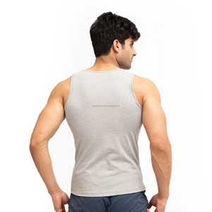 Crea tu propia camiseta sin mangas de algodón suave para un ajuste perfecto y una comodidad atemporal en cada temporada y estilo. - Product Image 4