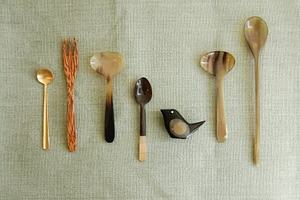 CUILLÈRE EN CORNE BLANCHE POLIE pour la maison et la cuisine de restaurant Bol de style animal artisanal de meilleure qualité en vente - Product Image 5