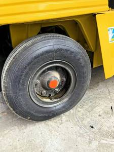 Chariot élévateur Komatsu FD70 d'occasion de 7 tonnes de fabrication japonaise de haute qualité à vendre, alimenté au diesel - Product Image 4