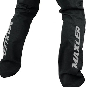 Pantalon textile pour moto conçu pour une protection constante lors de la conduite, avec protections de genoux de niveau CE 1. - Product Image 3