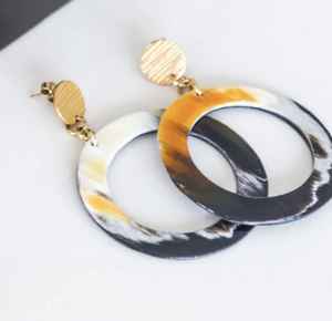 Pendientes de cuerno de búfalo para mujer, joyería de moda hecha a mano de la India, accesorio de disfraz, artesanía natural. - Product Image 2