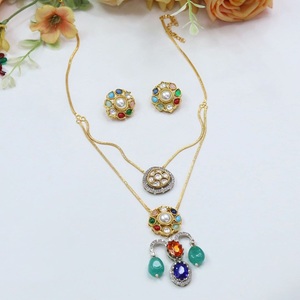 Conjunto de Collar y Pendientes con Acabado Plateado Elegante y Piedras de Primera Calidad, Ideal para Fiestas, Colección para Mujer - Product Image 1