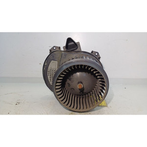 MERCEDES Clase A W176 Serie AMG A2469064100 607951 (K9K) diésel 1461 (13>) MOTOR DE VENTILACIÓN - Product Image 1