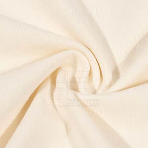 Camiseta Premium de Corte Cuadrado y Estilo Urbano para Hombre, con Corte Equilibrado, Acabado Moderno y Comodidad para el Día a Día - Product Image 5