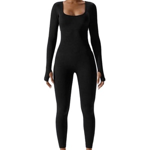 Combinaison de yoga courte en gros pour femmes, combinaison de sport une pièce pour le fitness, combinaisons de yoga et de fitness froncées pour femmes - Product Image 1