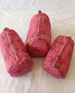 Floral Pattern Quilted Cotton <b>Makeup</b> Bag Travel Cosmetic Carry Pouch with Zipper Manufacturer Wholesaler Cosmetic <b>Case</b> - Product Image 5