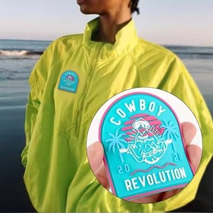 Nhà máy trực tiếp bán <span class=keywords><strong>2025</strong></span> tùy chỉnh <span class=keywords><strong>PVC</strong></span> tiêm <span class=keywords><strong>Maker</strong></span> 3D Silicone may vá cao su cho quần áo nhãn và xây dựng thương hiệu - Product Image 4